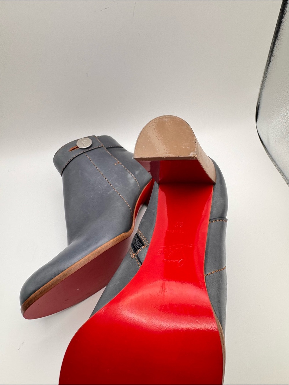 Christian Louboutin Janis Button Gray Leather Ankle Boots Red Sole size 37 calf - Picture 10 of 10